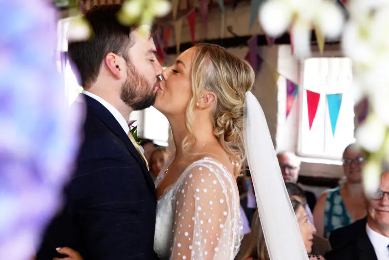Bride_Groom_Kiss