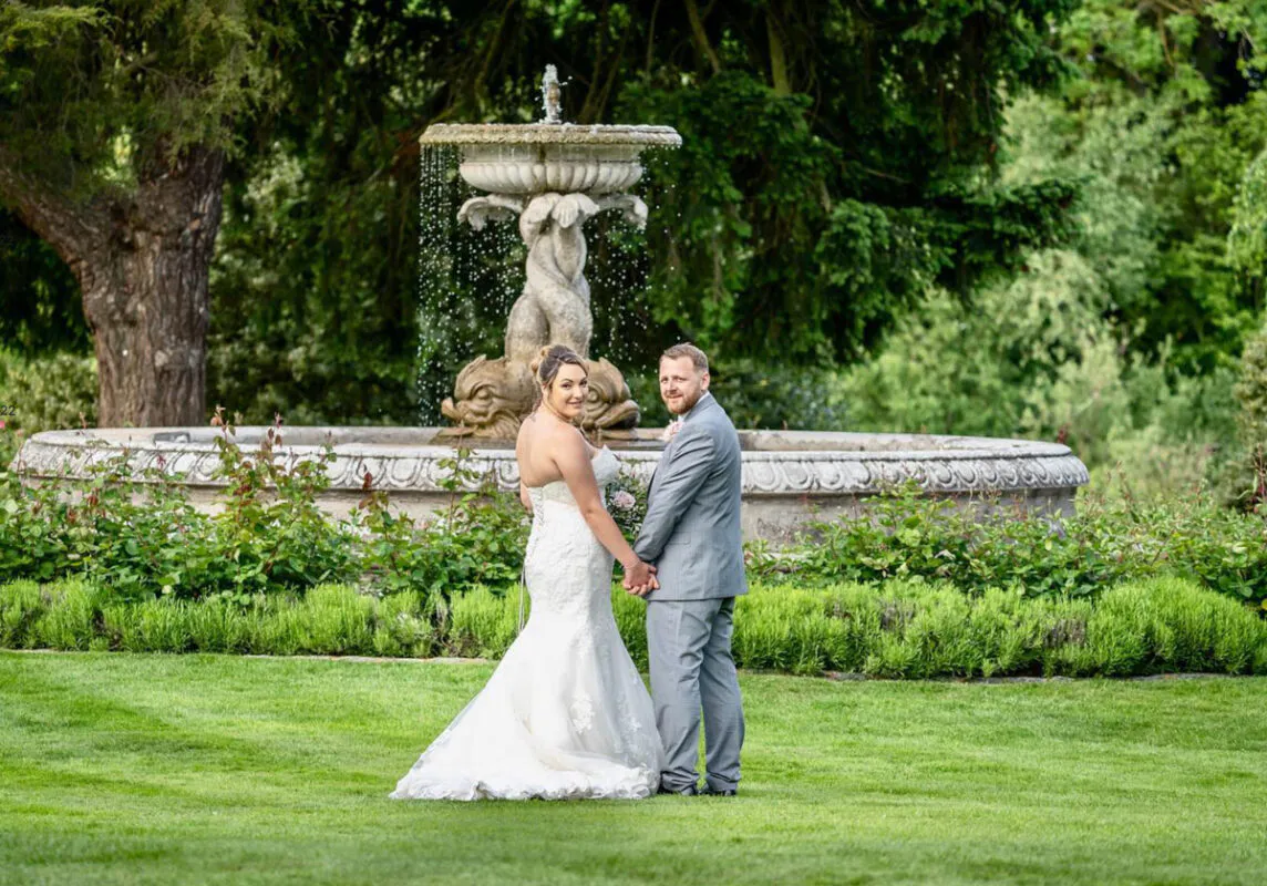 Oakley_court_bride_groom (listing)