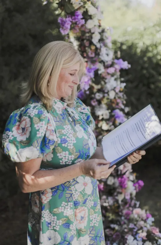 London Love : Experienced, Friendly Wedding Celebrant