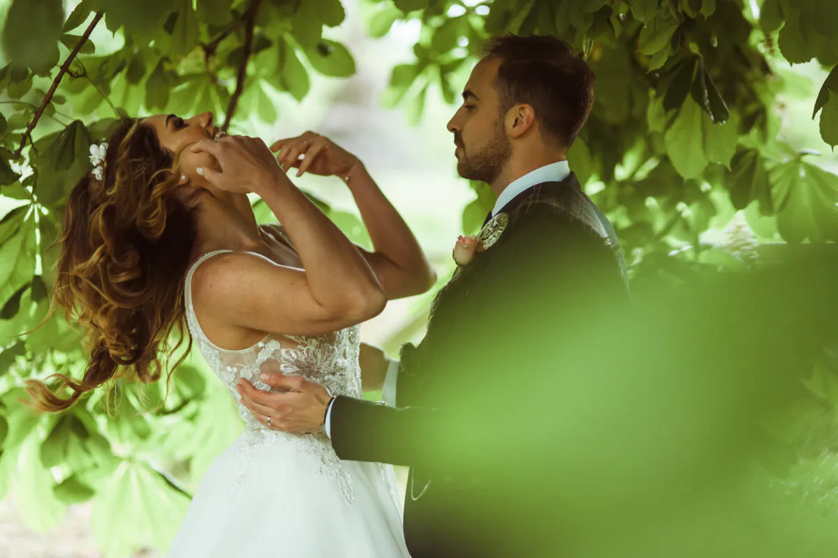 scottish wedding video inquisitive monkey (4)