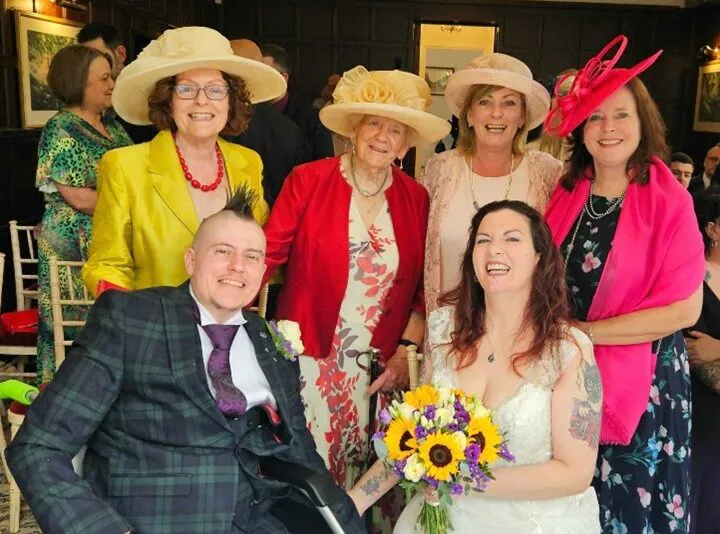 Wedding group (listing)