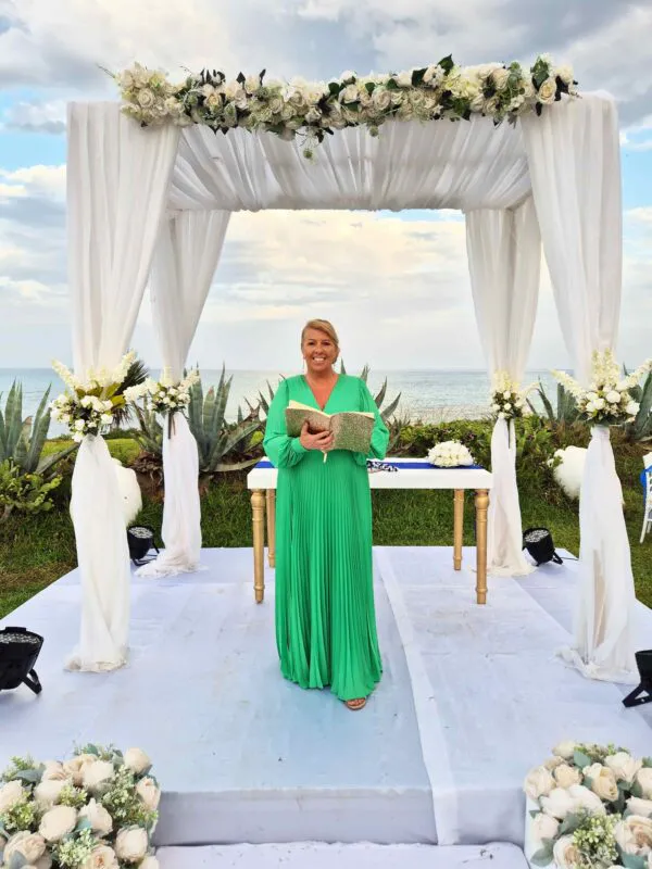 Kirsten in green dress