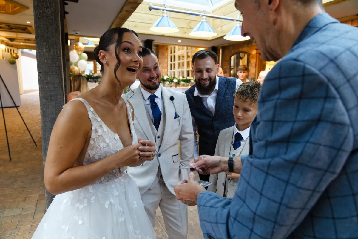 Essex Wedding Magician-min (1)
