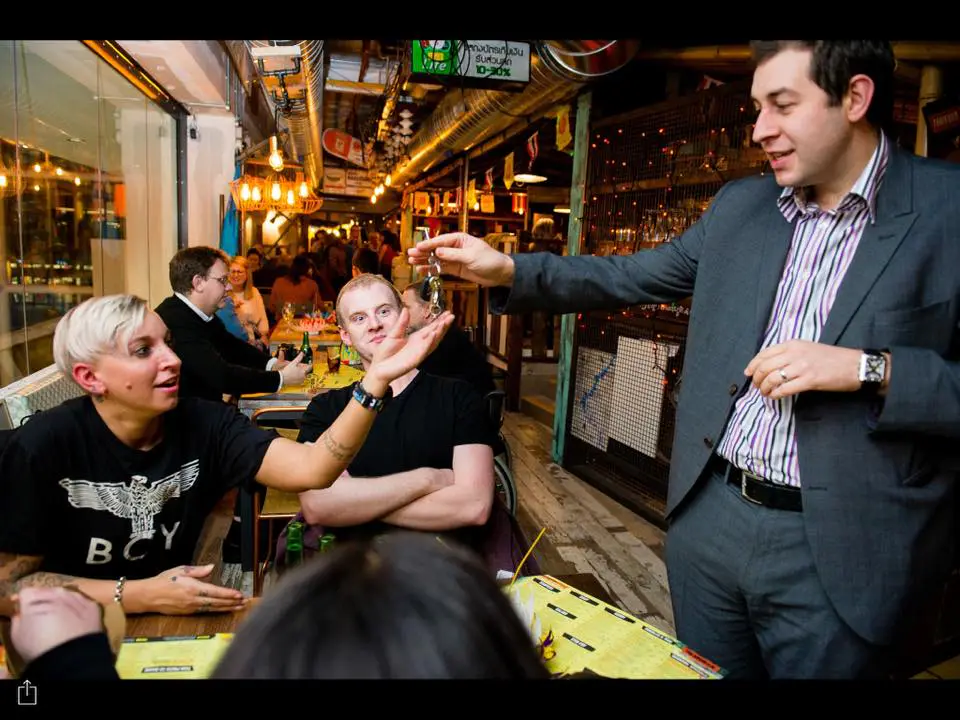 Restaurant magician 3