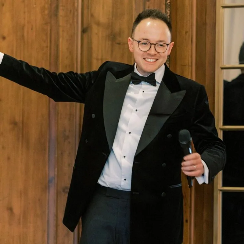 wedding host 2 (listing)
