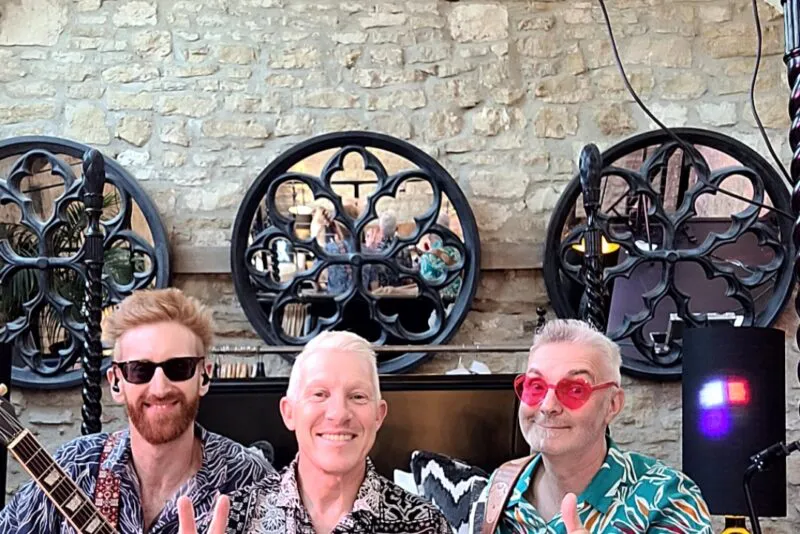3 X Piece Live Band Playing Pop, Rock, Indie, Soul Classics -7Pm Until Midnight