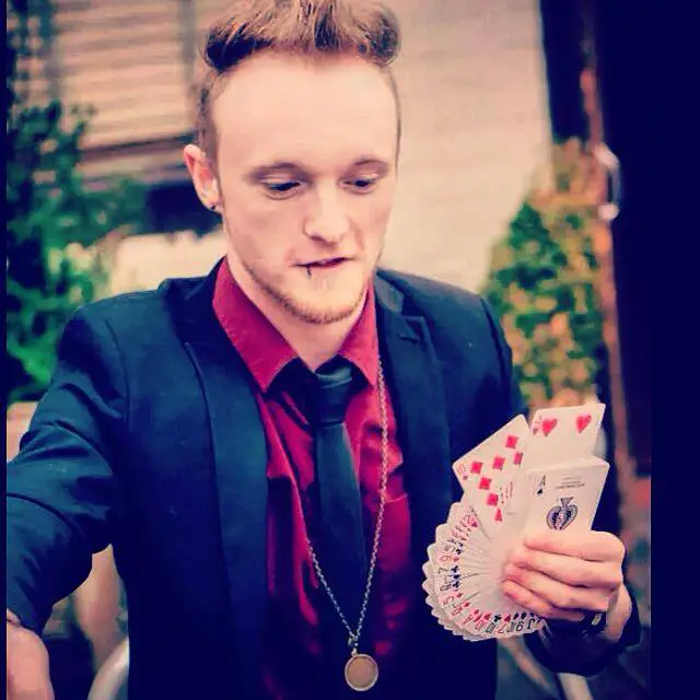 david_stewart_magic_magician_worthing_brighton_west_east_sussex_london_party_entertainment_entertainer_wedding_christmas_new_years_eve_hypnotist (listing)