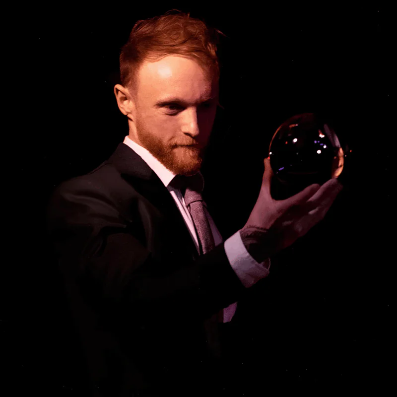 david_stewart_magician_close_up_magic_dinner_party_cabaret_fun_different_unique_strange_entertainment_west_east_sussex_Brighton_Worthing_wedding_party_corporate_christmas_new_years_eve (listing)