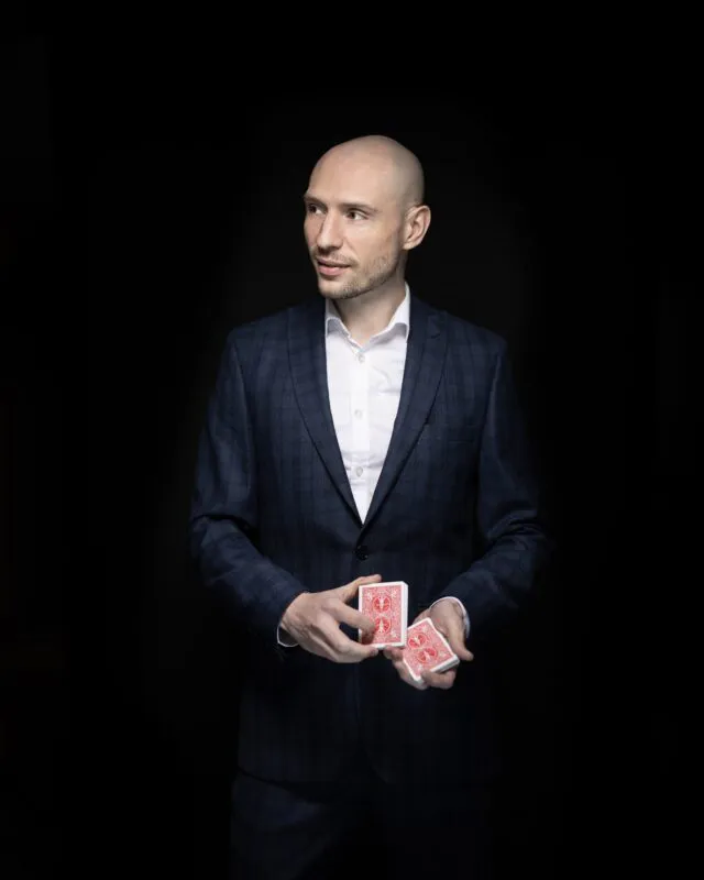 0025 Black background suit