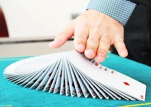 card.spread (listing)
