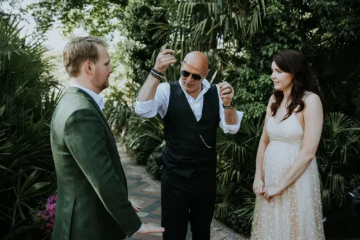 Roberto Forzoni Wedding Magician copy Large (listing)