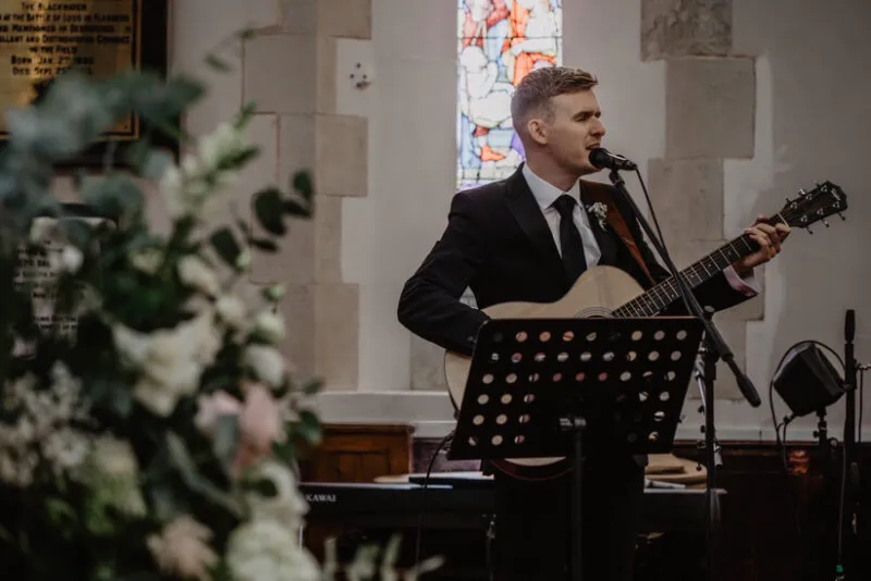 Award Winning Daytime Acoustic Wedding Musician