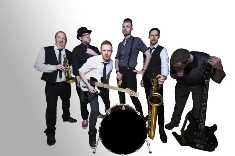 Evening Party Band with Fantastic 4 or 6 Piece Lineup