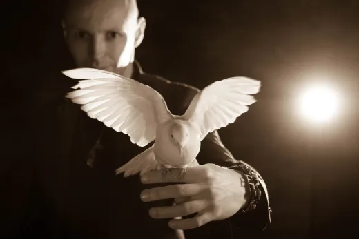 Amazing Wedding Magician with 20+ Years Experience