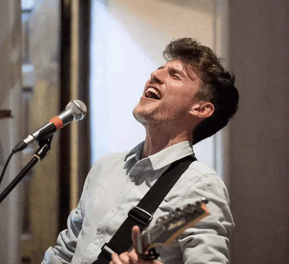 4X40 Minute Sets from Experienced Wedding Singer (0-30 Miles from Uxbridge)