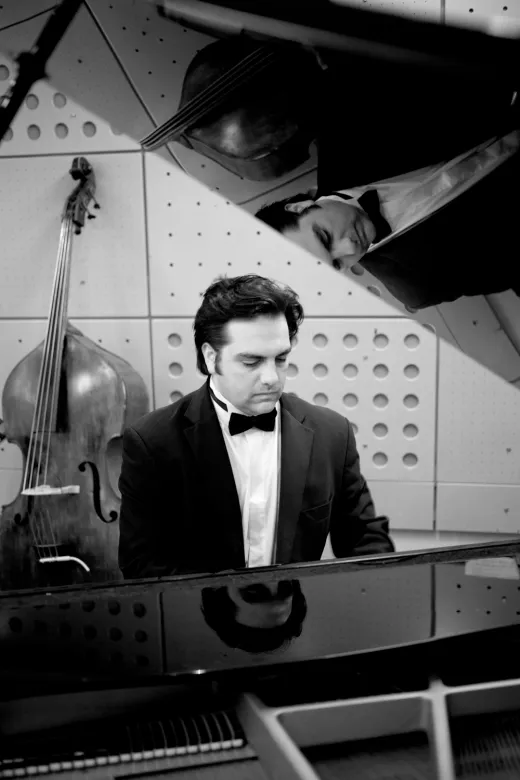 DAN-SOLO-PIANO-STUDIO-DBBACK-copy