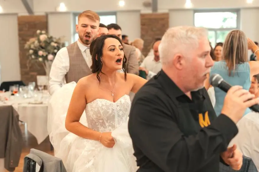 Singing Waiter starts the conga (listing)