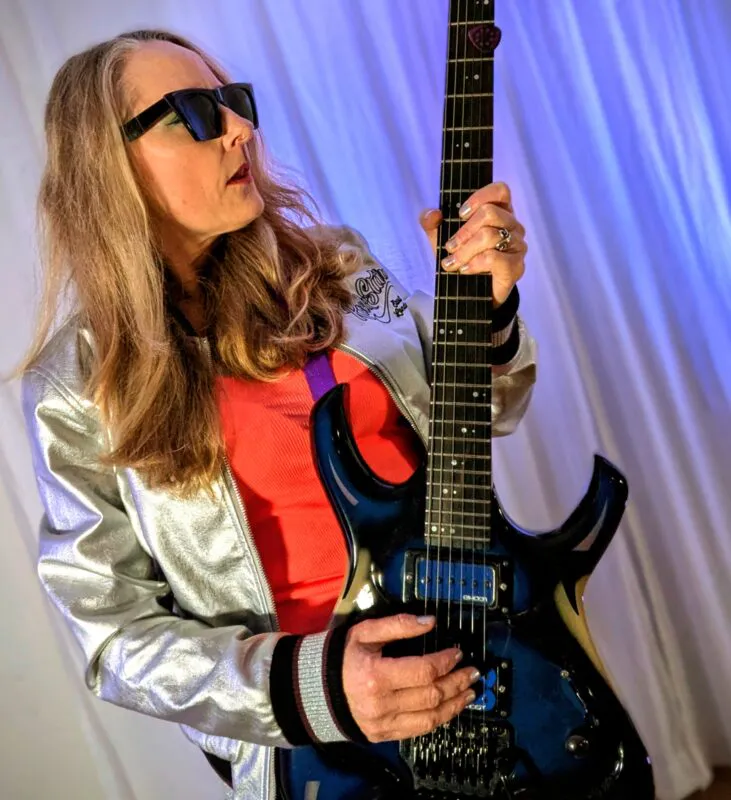 Dawn DJ guitar_1