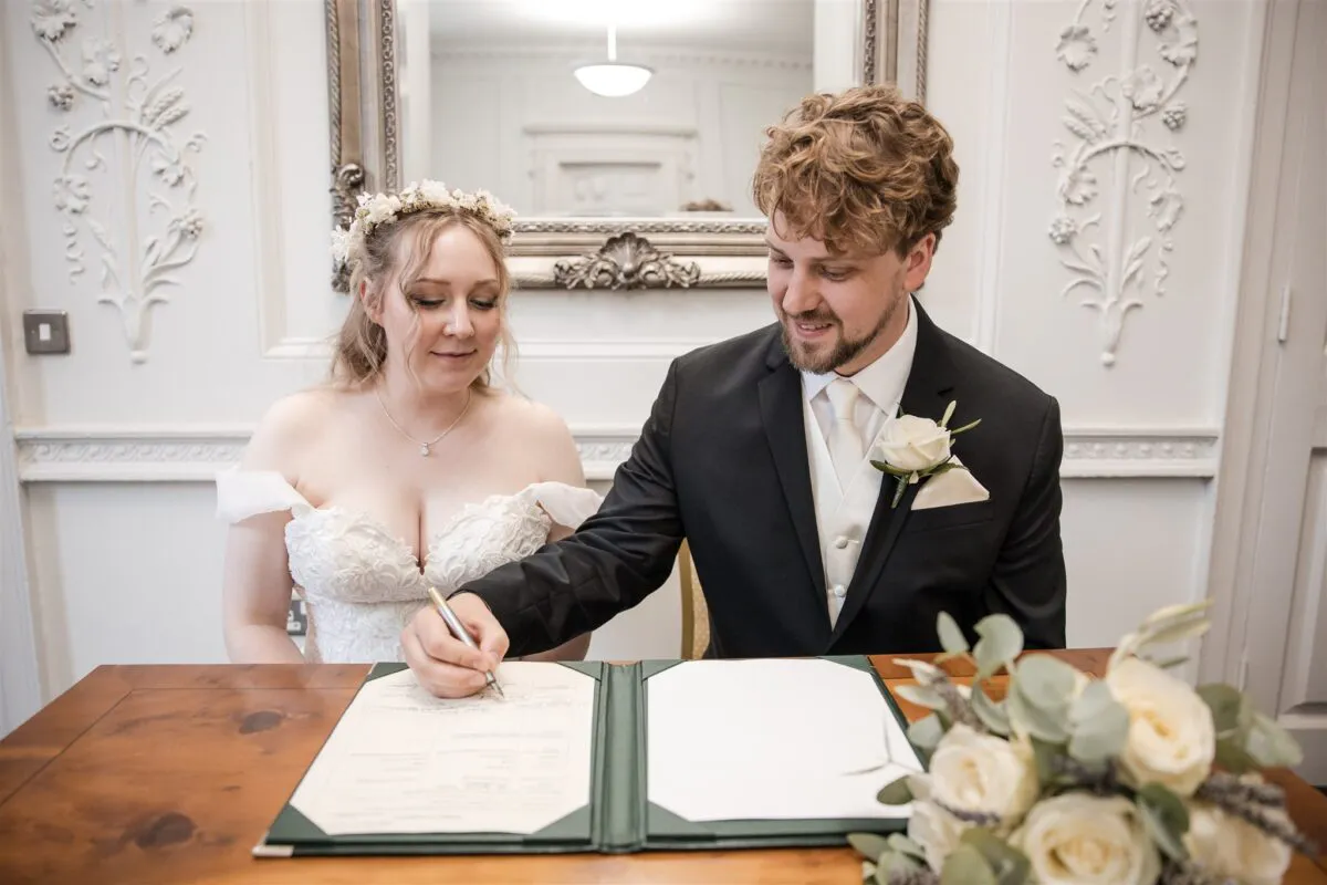 Intimate ceremony at Salisbury Registrar Office