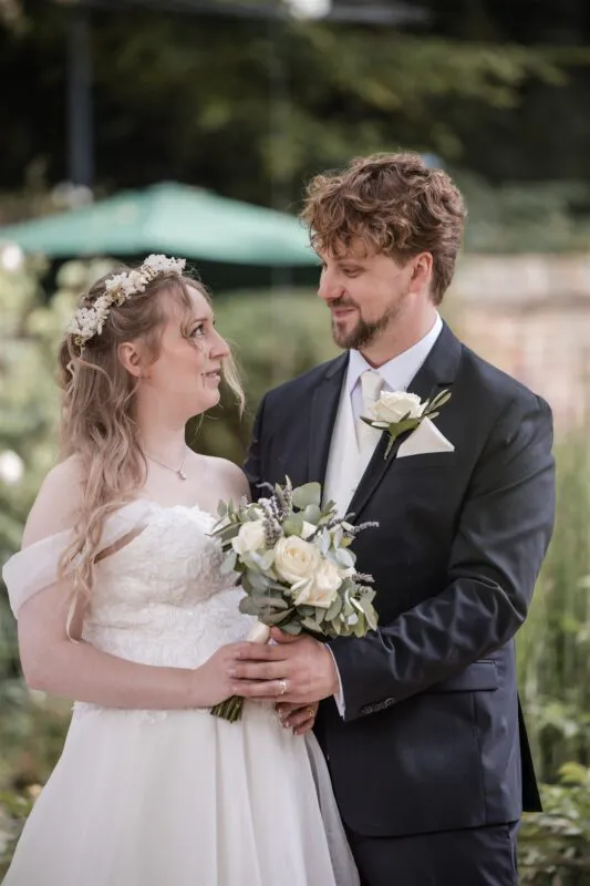 Intimate ceremony at Salisbury Registrar Office