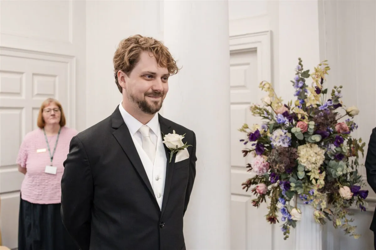 Intimate ceremony at Salisbury Registrar Office