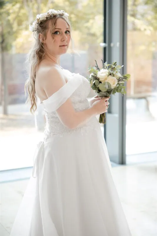 Intimate ceremony at Salisbury Registrar Office