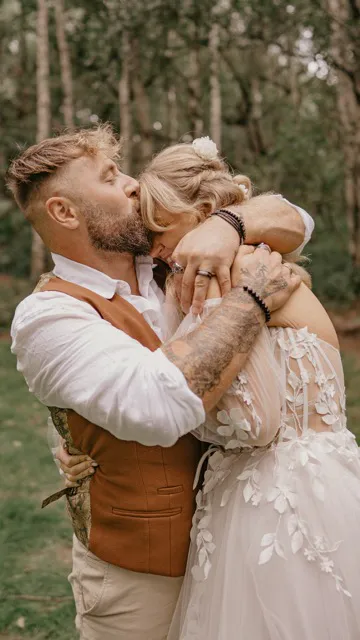 Beth + Lorian (listing)