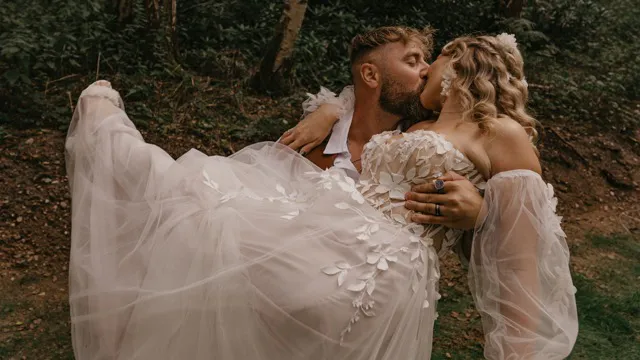 Beth + Lorian (listing)