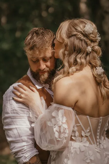 Beth + Lorian (listing)