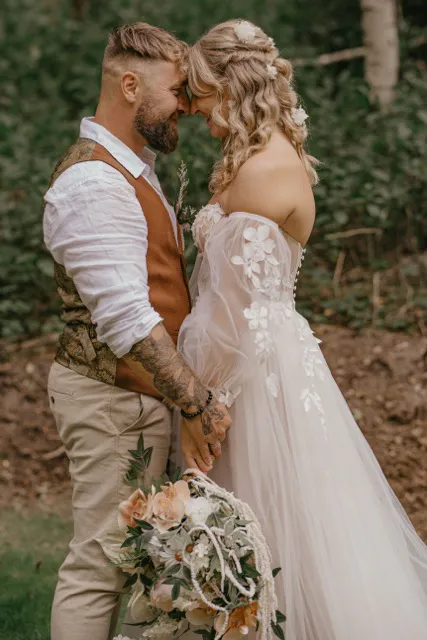 Beth + Lorian (listing)