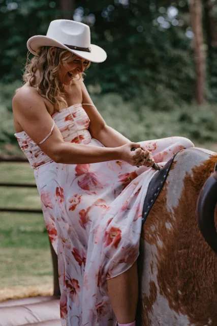 Beth + Lorian (listing)