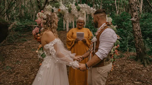 Beth + Lorian (listing)
