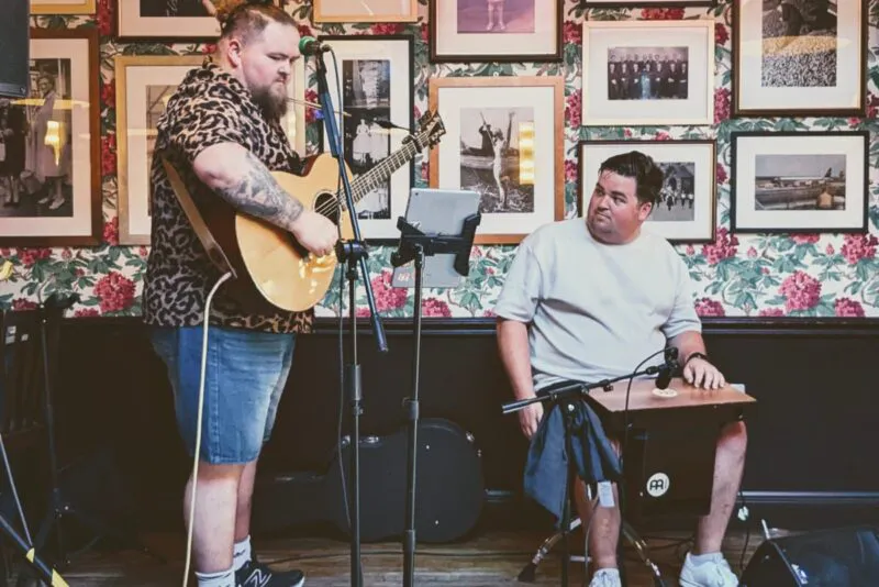The Bulky Bros - Drinks Reception Duo