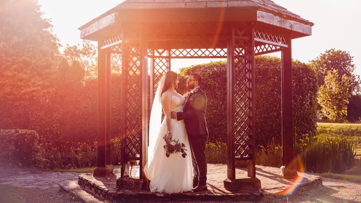 Adam-and-Danielle-Sneak-Peek-24 (listing)