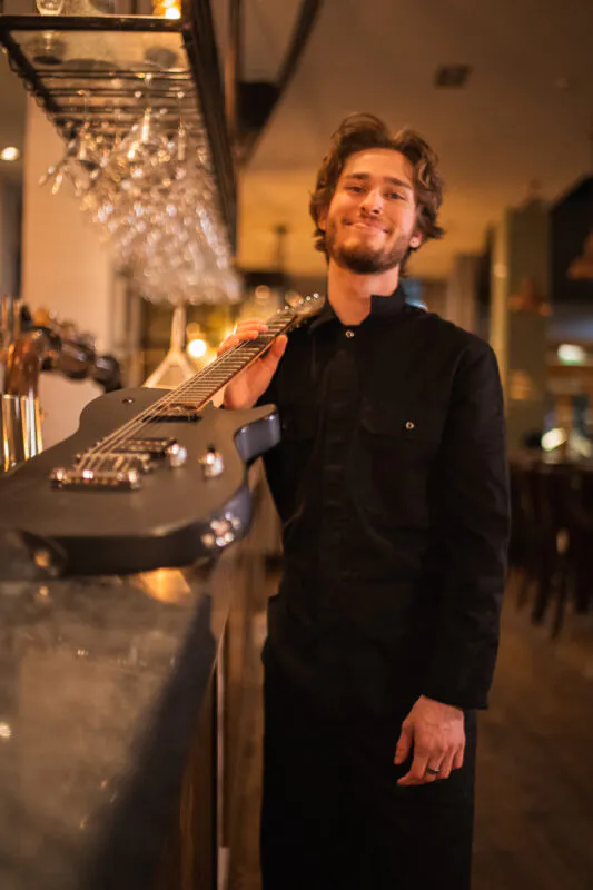 Bar shoot smile