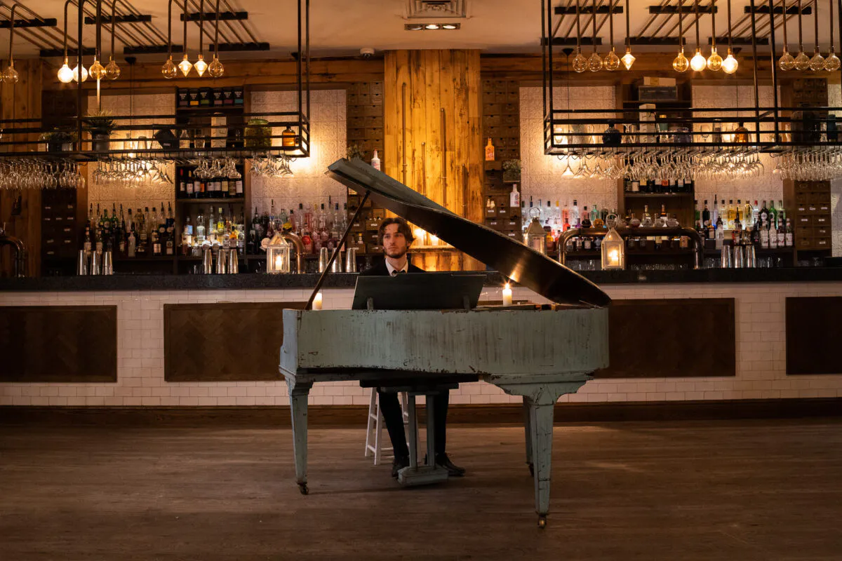 Bar shoot piano