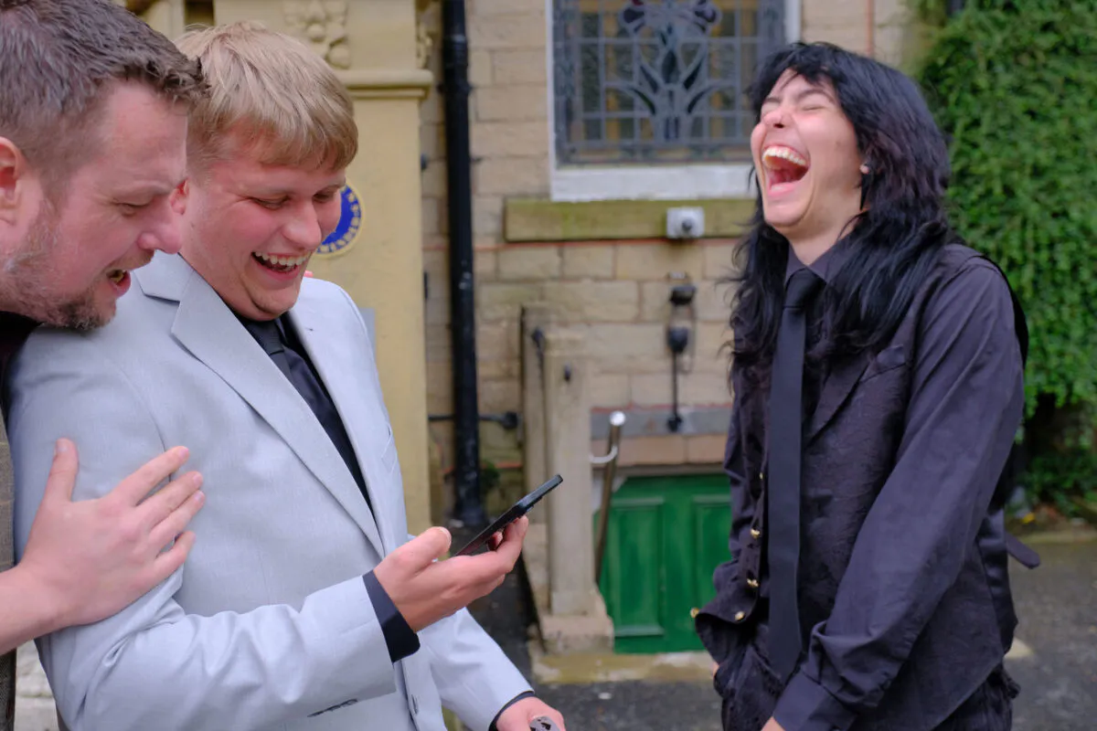 ACMAGIC-Making-Guests-Laugh-scaled