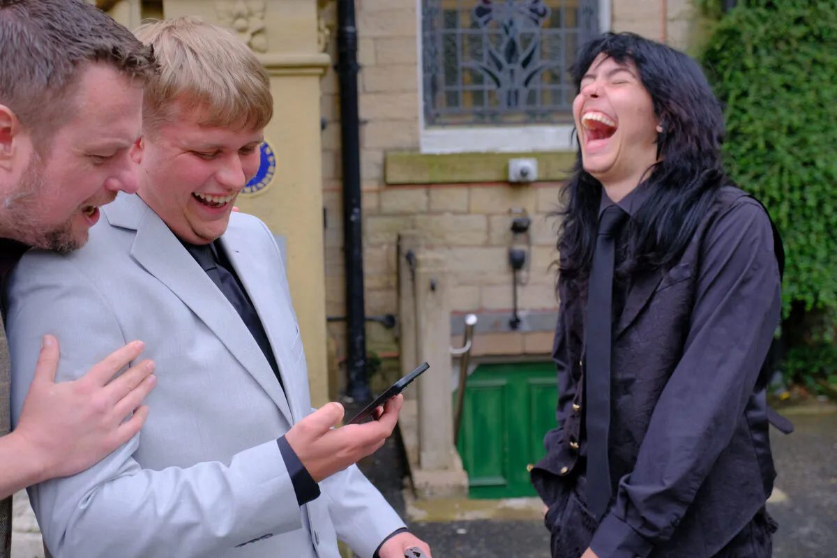 ACMAGIC-Making-Guests-Laugh