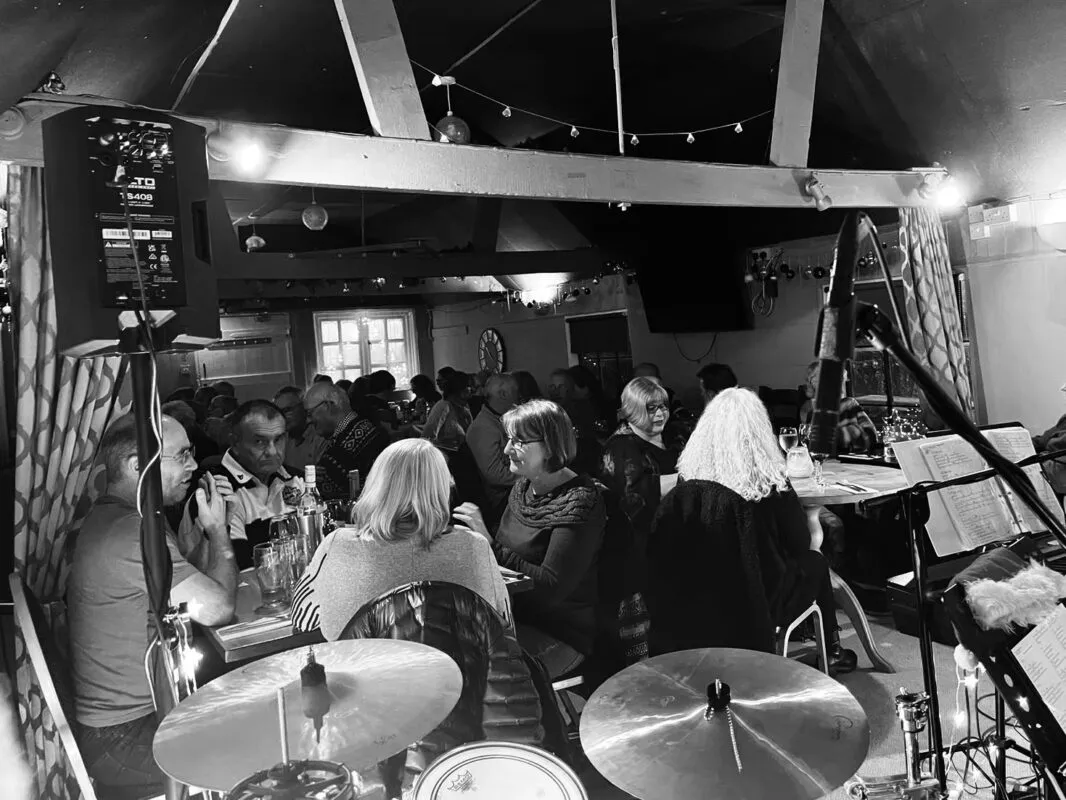 Drummer's eye view under 1Mb (listing)