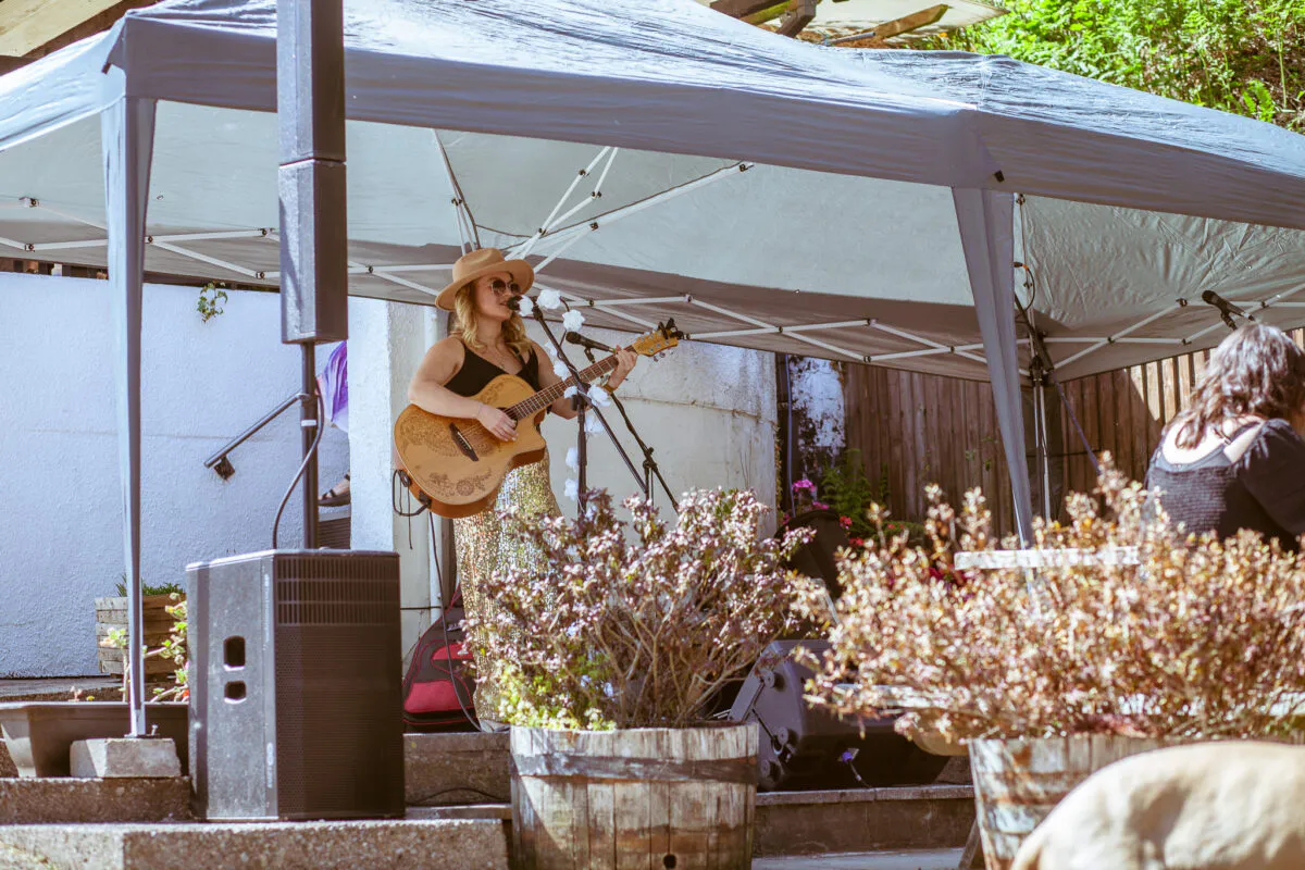 IMG_Eleri_QueensInn-ChloeMichellePhoto11 (listing)