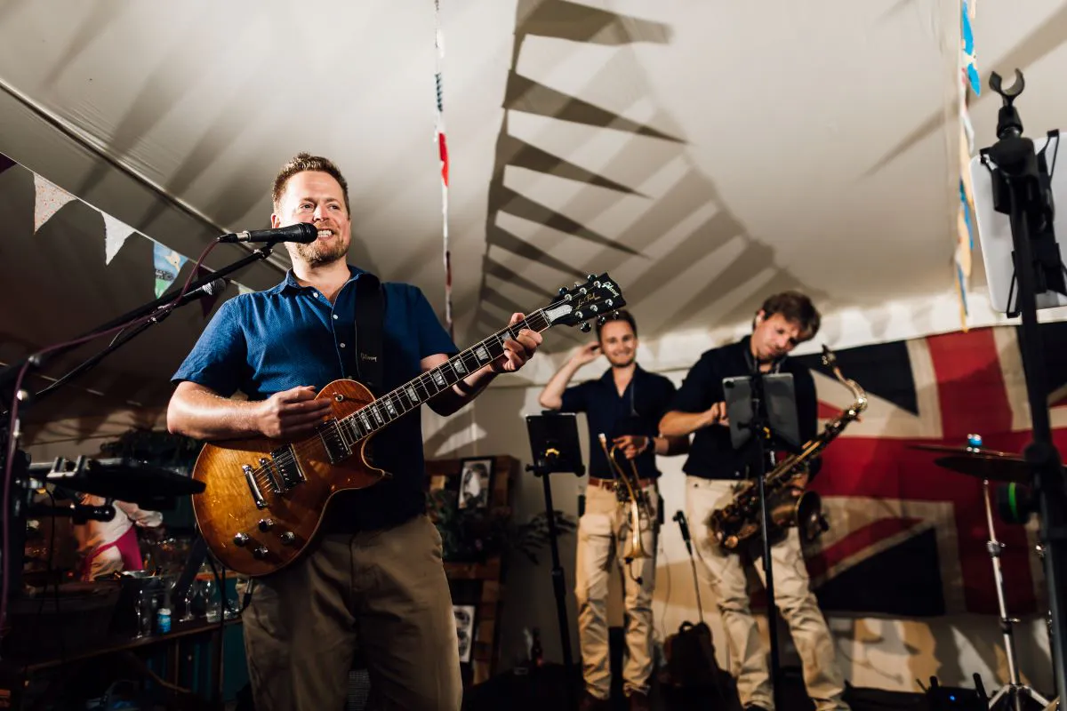 Party Band with horns (listing)