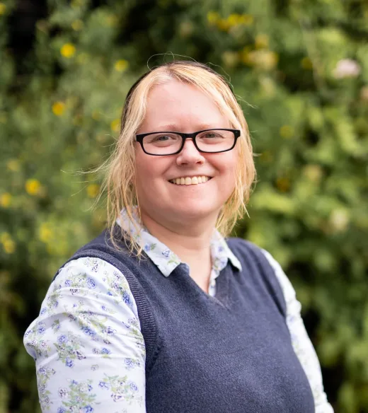 Becky Jones Headshot