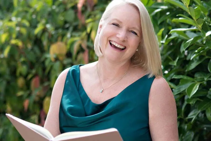 Independent Wedding Celebrant Specializing in Creating Beautiful, Heartfelt Ceremonies for Weddings, Elopements, and Vow Renewals