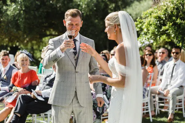 AbigailJoe-423-600x400radka wine ceremony (listing)