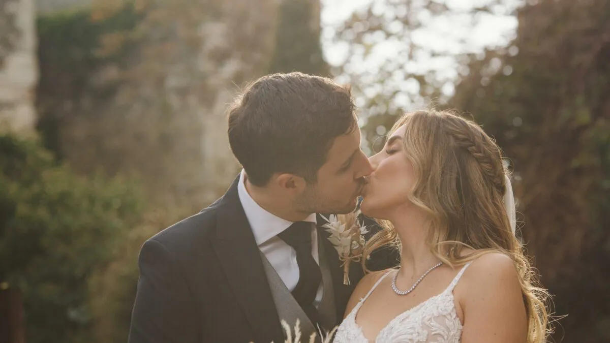 Larrissa & Chester 319 (listing)