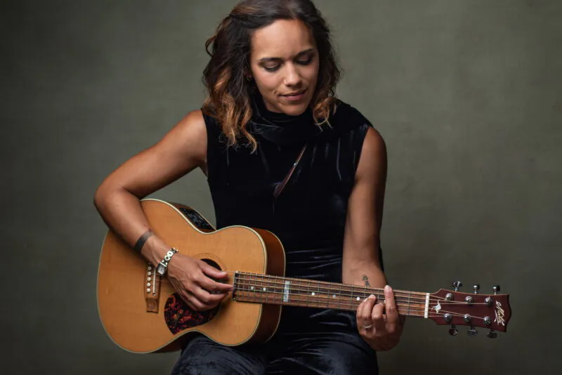Acoustic Female Singing Guitarist for Ceremony