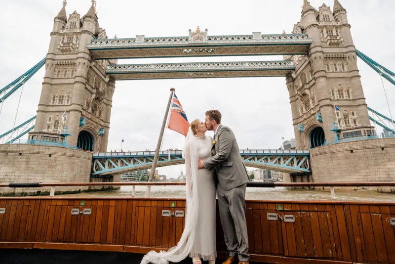 2 Hours Booking , Ceremony + Family Photos After