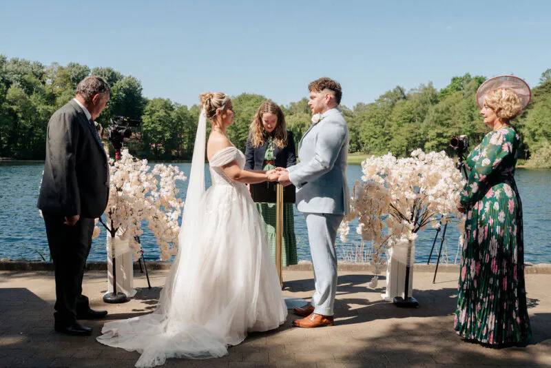2 Hours Booking , Ceremony + Family Photos After