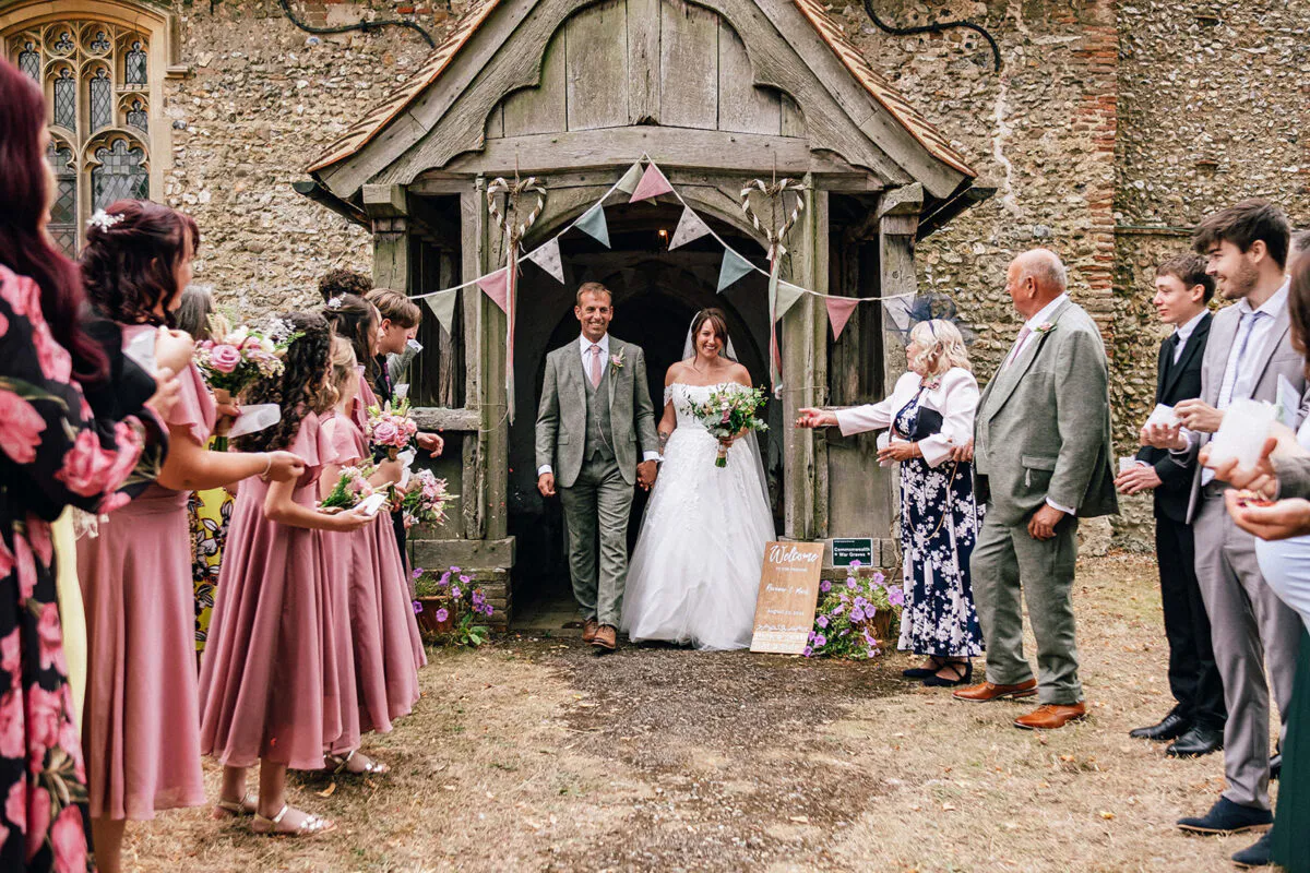Roxanne & Mark (listing)