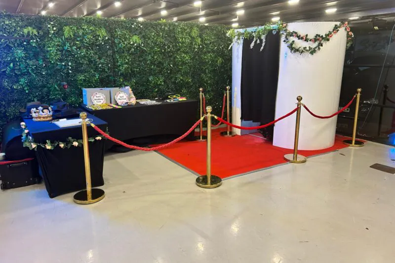 Gold - Luxury 4 Hour Photo Booth